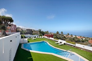 A heated pool - Vacation Home 'Linaje del Pago Listán Negro' with Sea View, Pool, Private Balcony & Wi-Fi (El Sauzal)