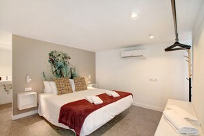 1 chambre, fer et planche à repasser, Wi-Fi gratuit, draps fournis