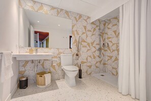 Dusche, Haartrockner, Handtücher