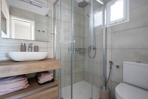 Bruser, hårtørrer, håndklæder