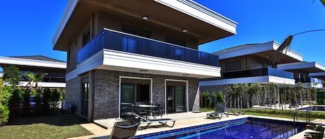 Piscine extérieure