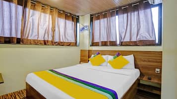 Memory foam beds, desk, bed sheets