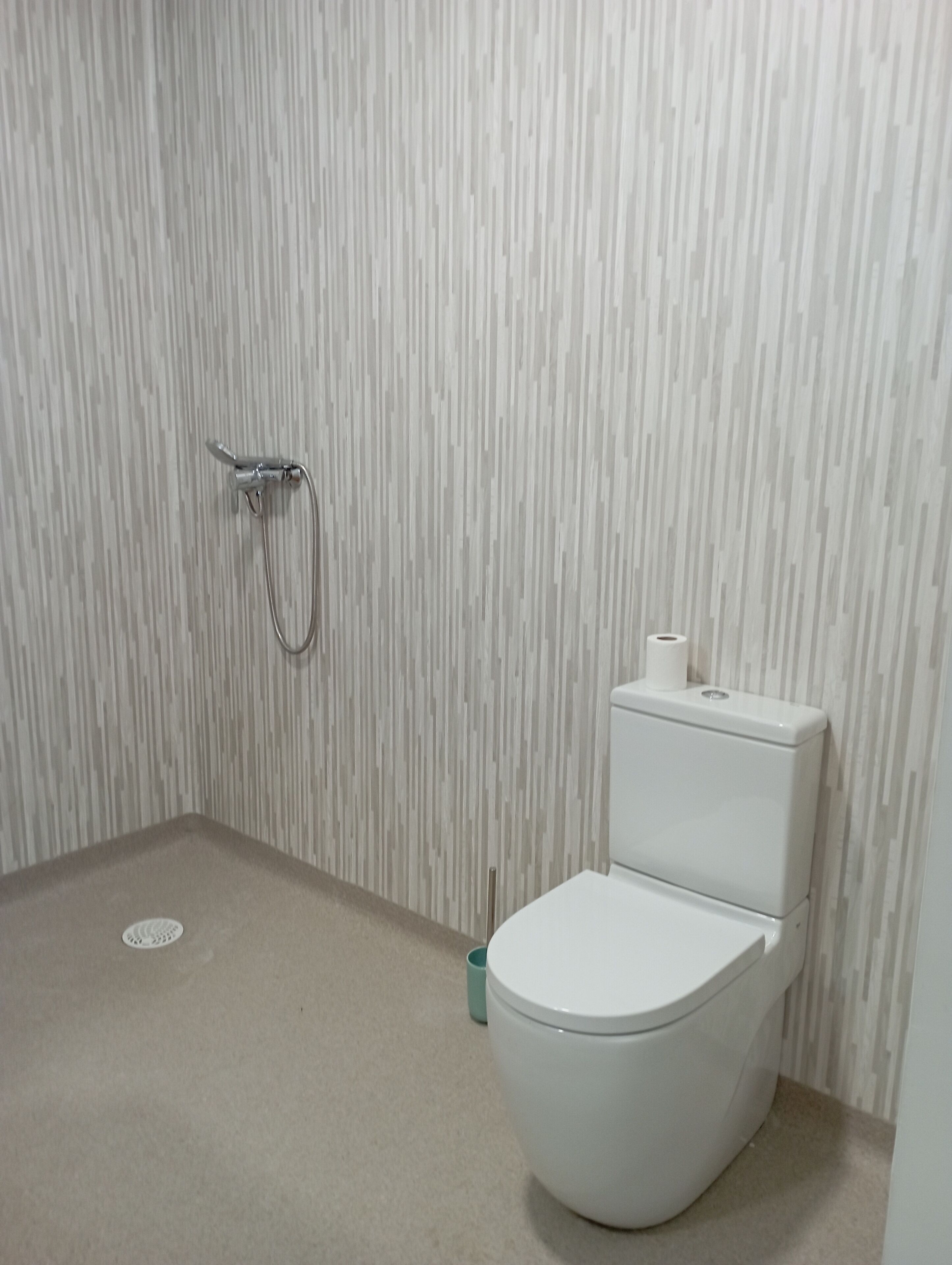 4 habitaciones 8/10 personas , rural , piscina ,vistas a la montaña, parque.