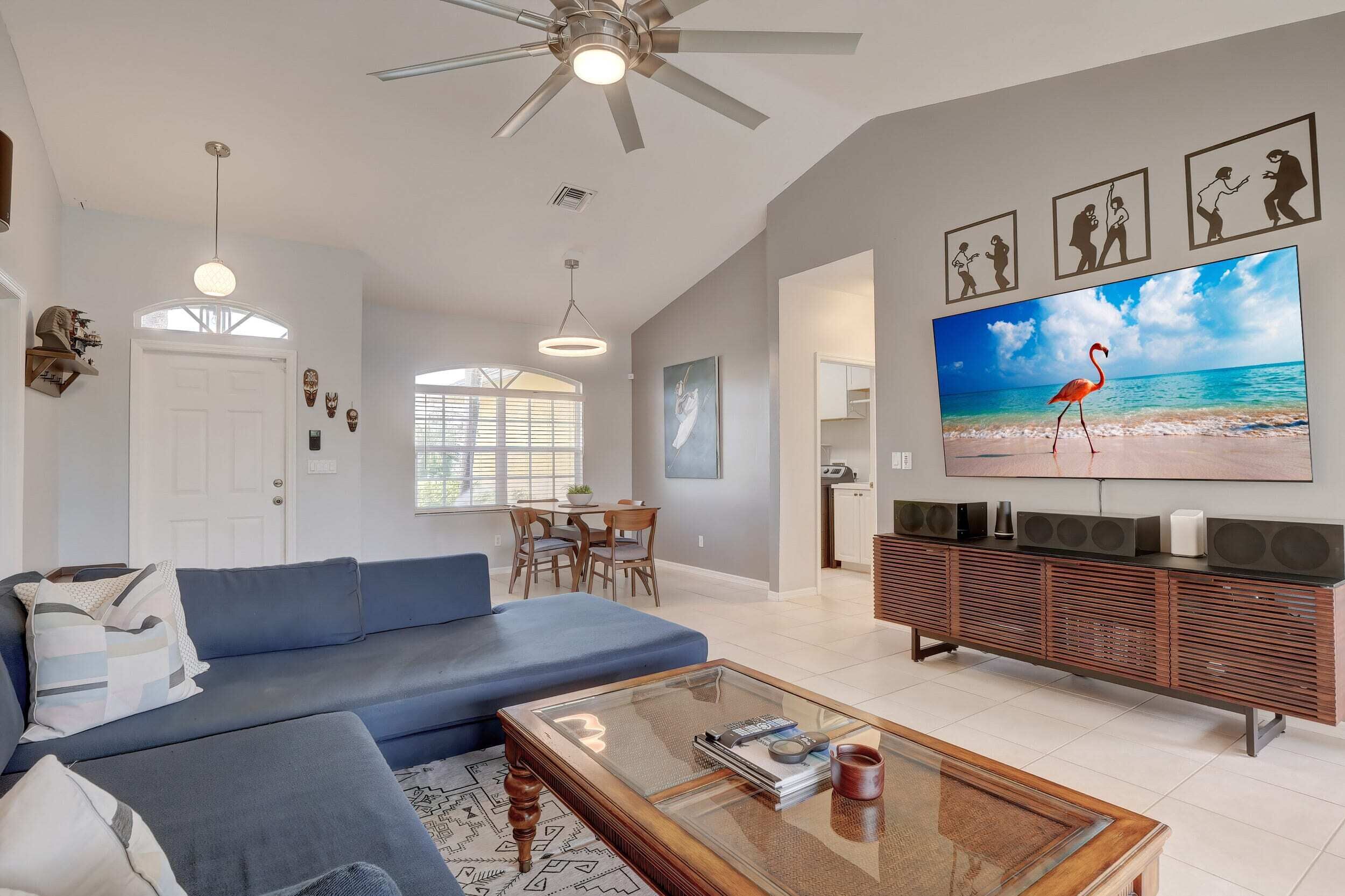 Ultimate Vacation Retreat With Poolside Paradise