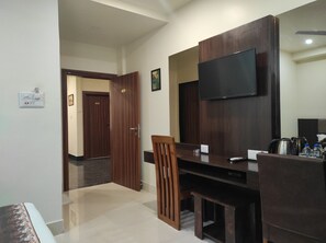 Premium bedding, laptop workspace, free WiFi, bed sheets - Hotel Paradise (Biswanath)