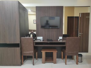 Premium bedding, laptop workspace, free WiFi, bed sheets - Hotel Paradise (Biswanath)