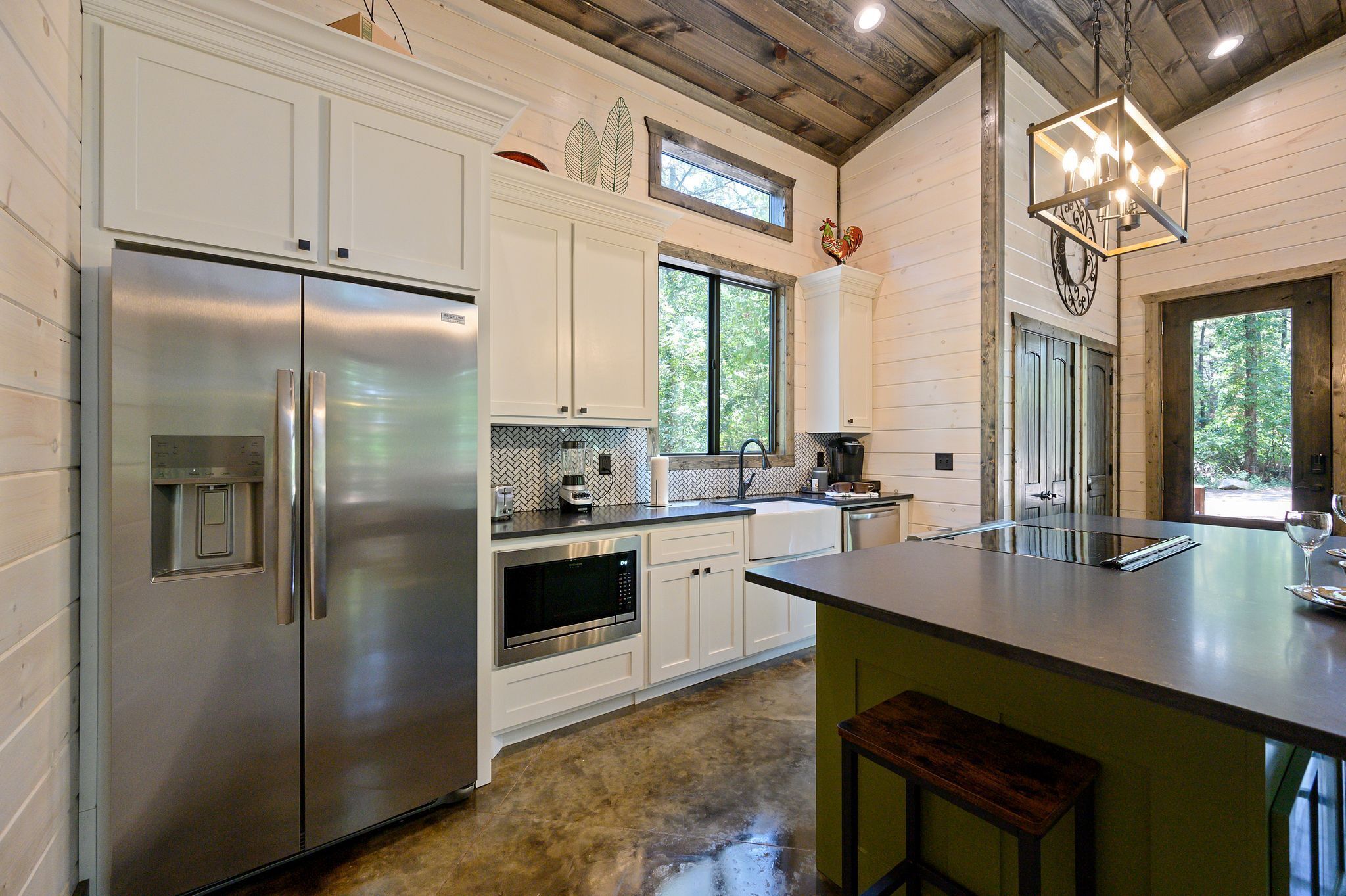 Oven, stovetop, dishwasher, toaster