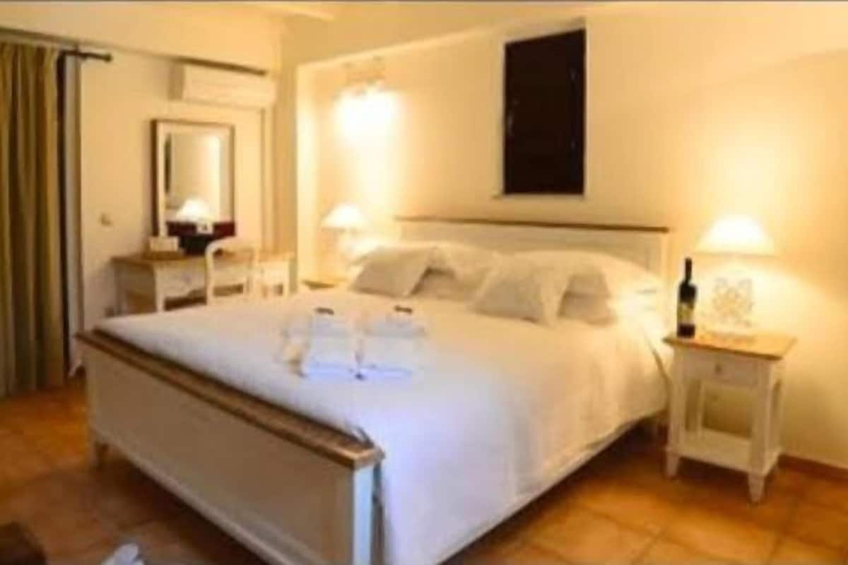 Presidential Suite | 1 bedroom, hypo-allergenic bedding available, down comforters