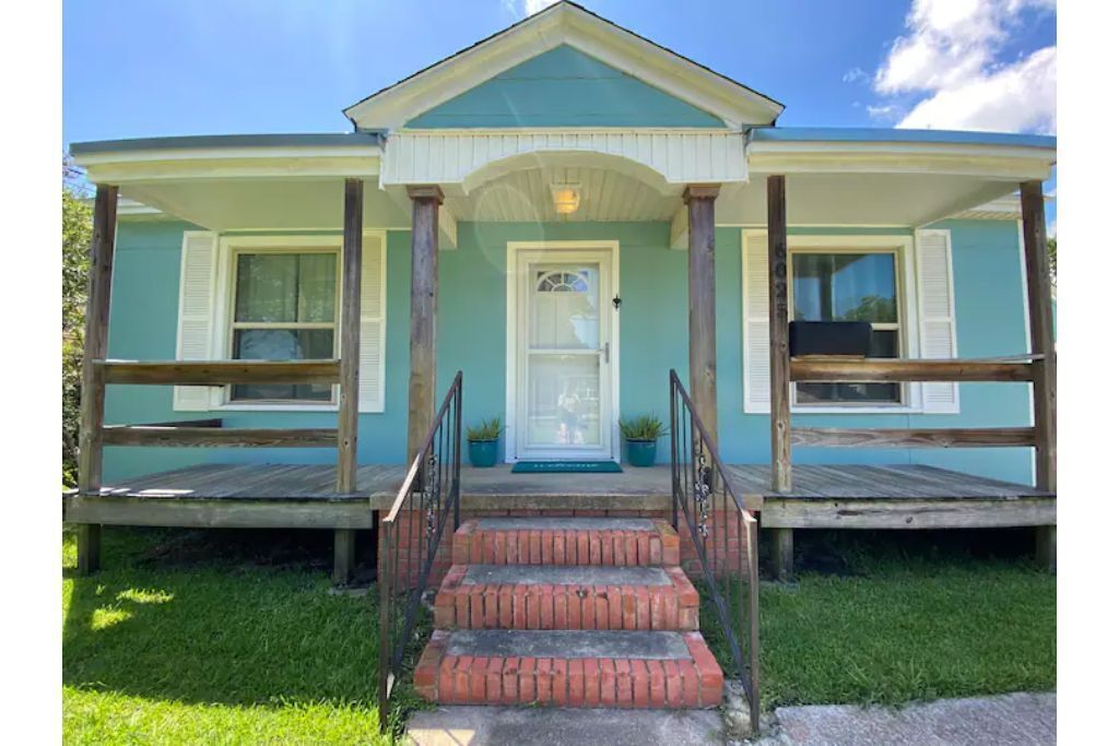 The Nest - centrally located - 2 bed / 1 bath home