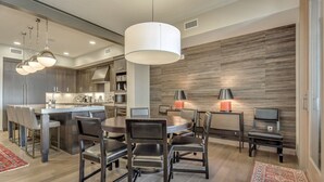 Studio | Tempat makan