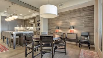 Studio | Dining