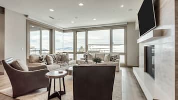 Suite, 2 Bedrooms | Interior
