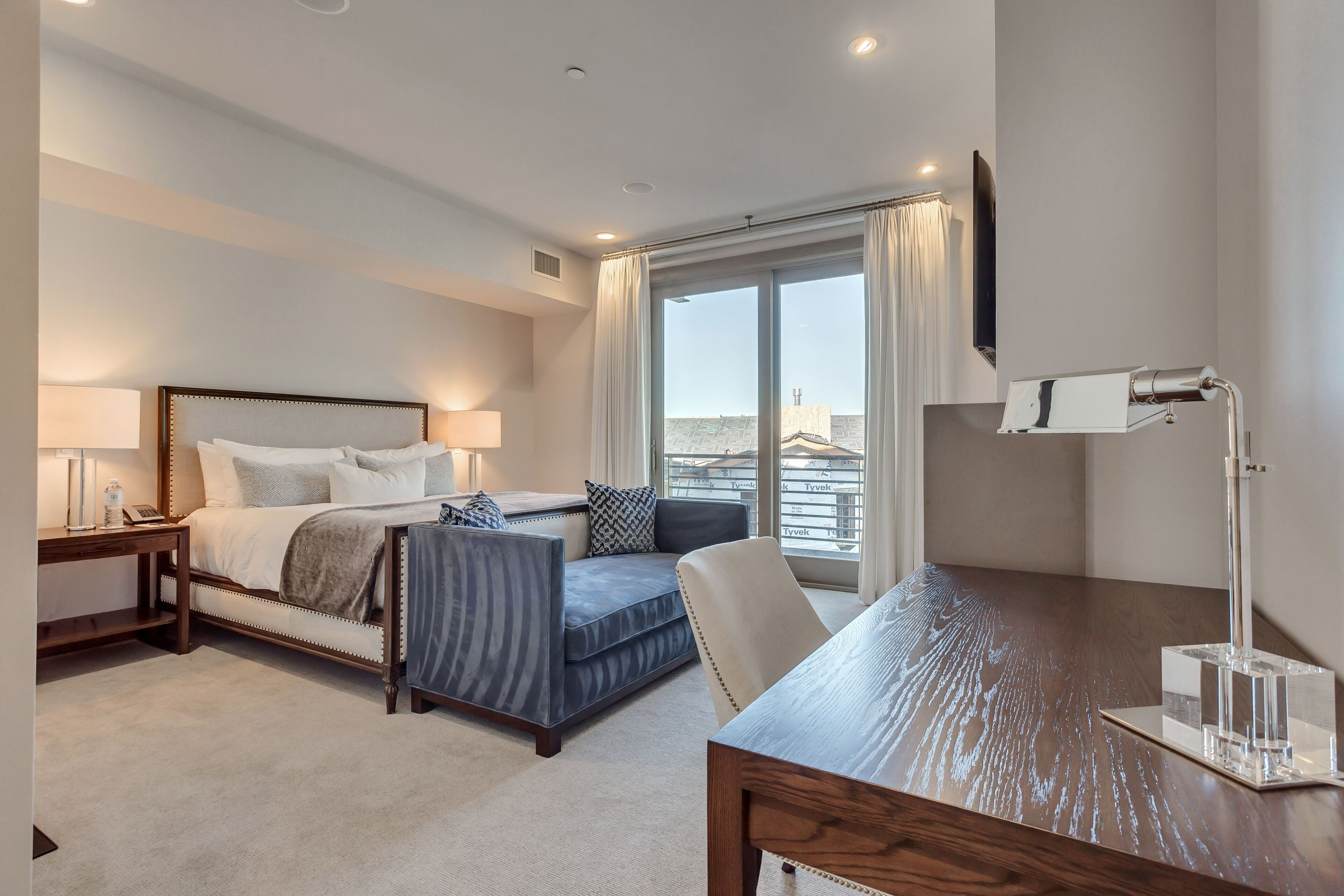 Premium Three Bedroom 3 Apartment Hotel by Redawning