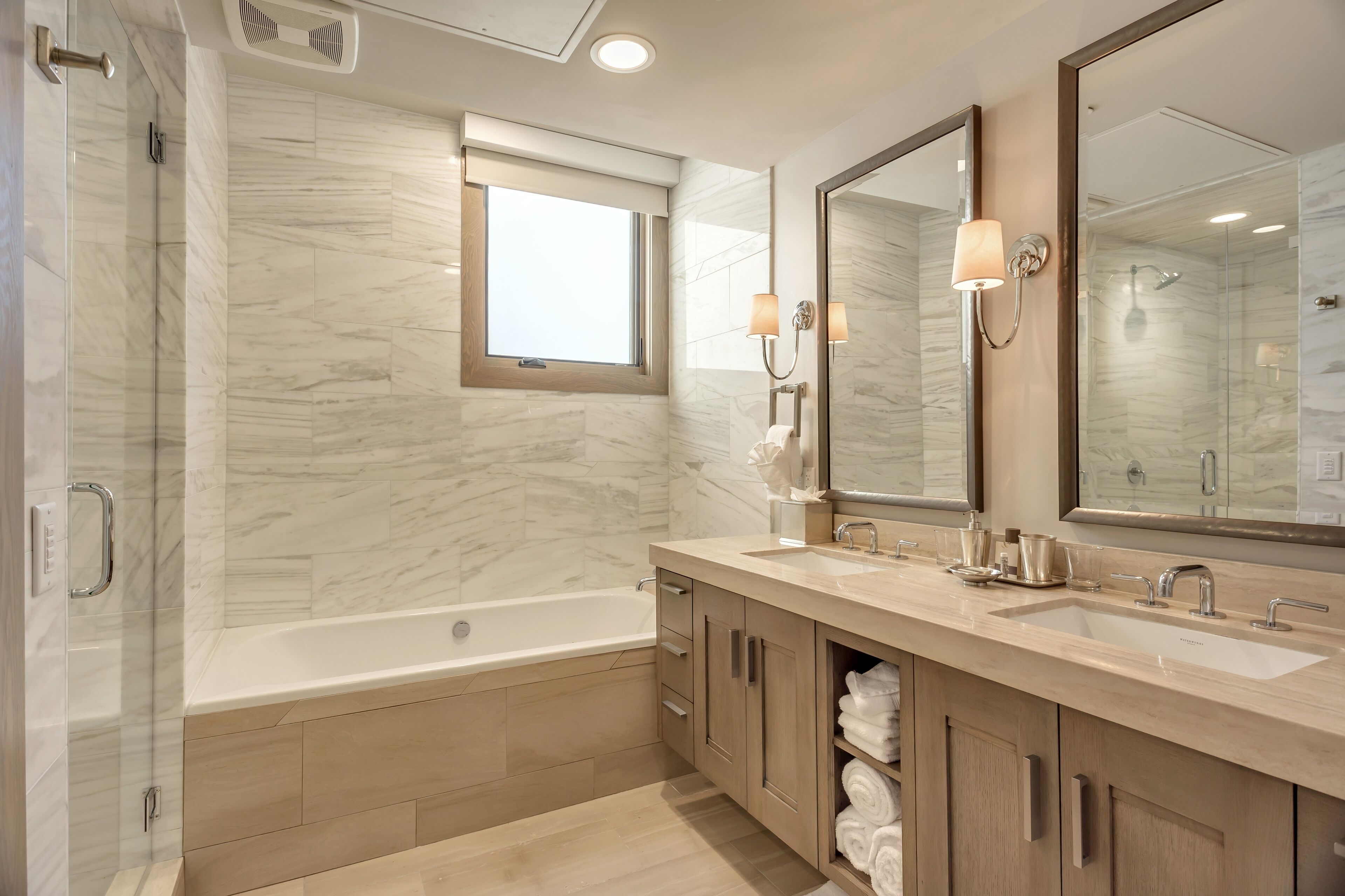 Premium Three Bedroom 3 Apartment Hotel by Redawning