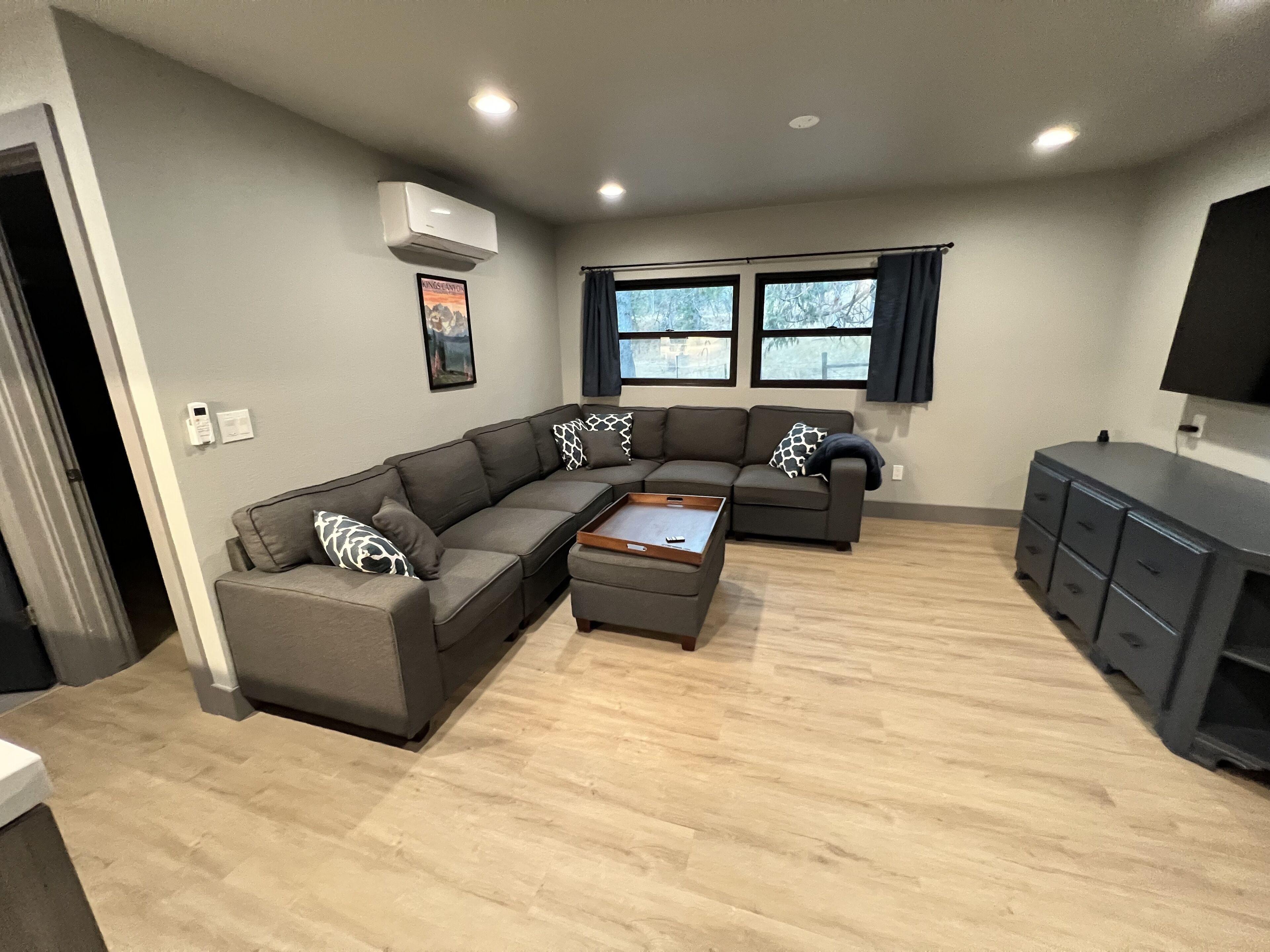 Newly remodeled ranch bunkhouse, just 35 min from Kings Canyon