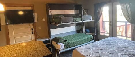 1 Schlafzimmer, Reisekinderbett, kostenloses WLAN, Bettwäsche