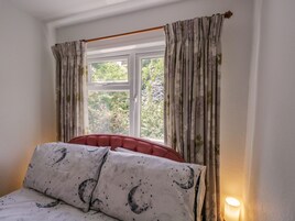 2 habitaciones, decoración personalizada y muebles diferentes 