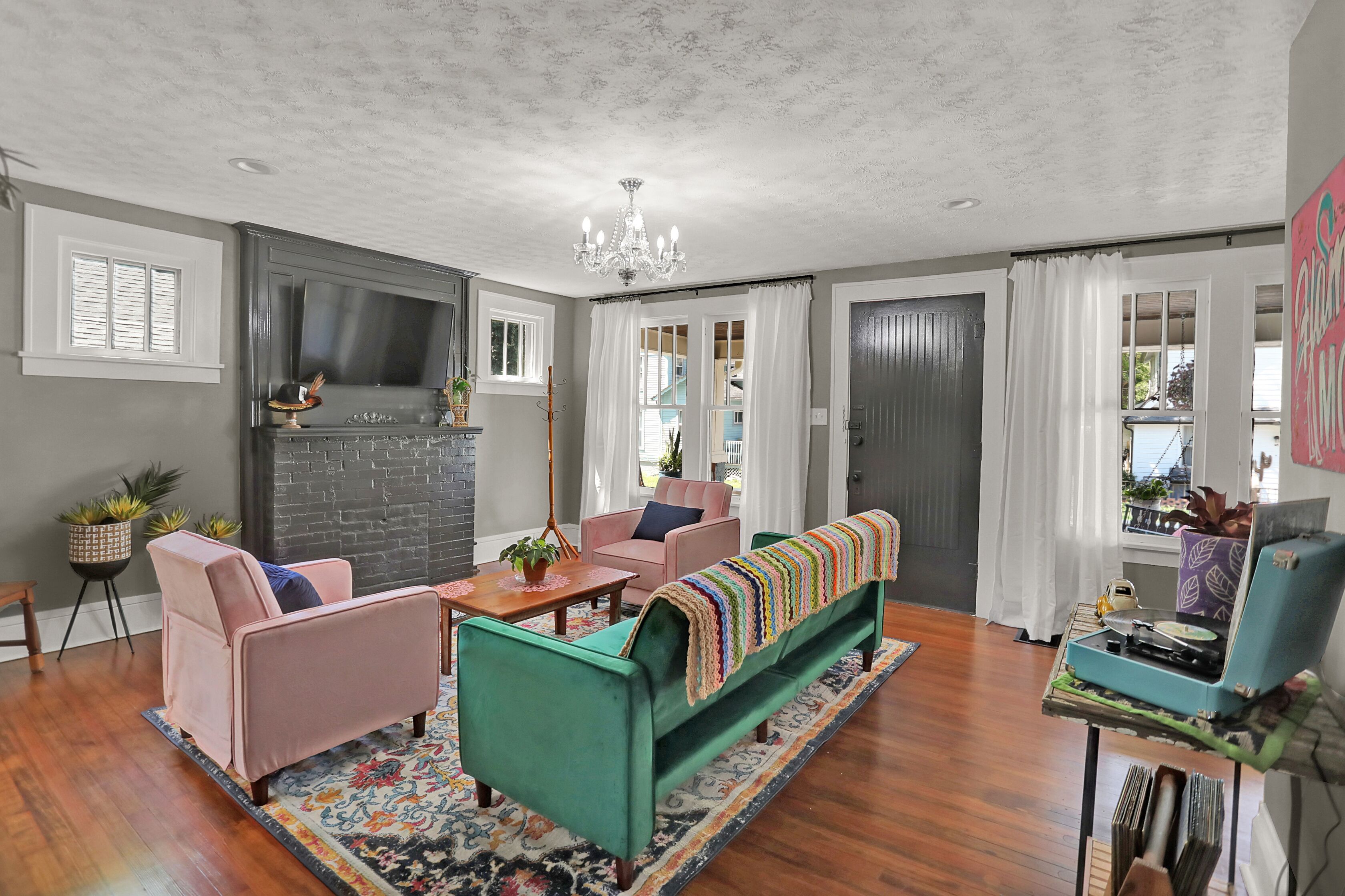 Hot Tub-Downtown Franklin-Sleeps 7