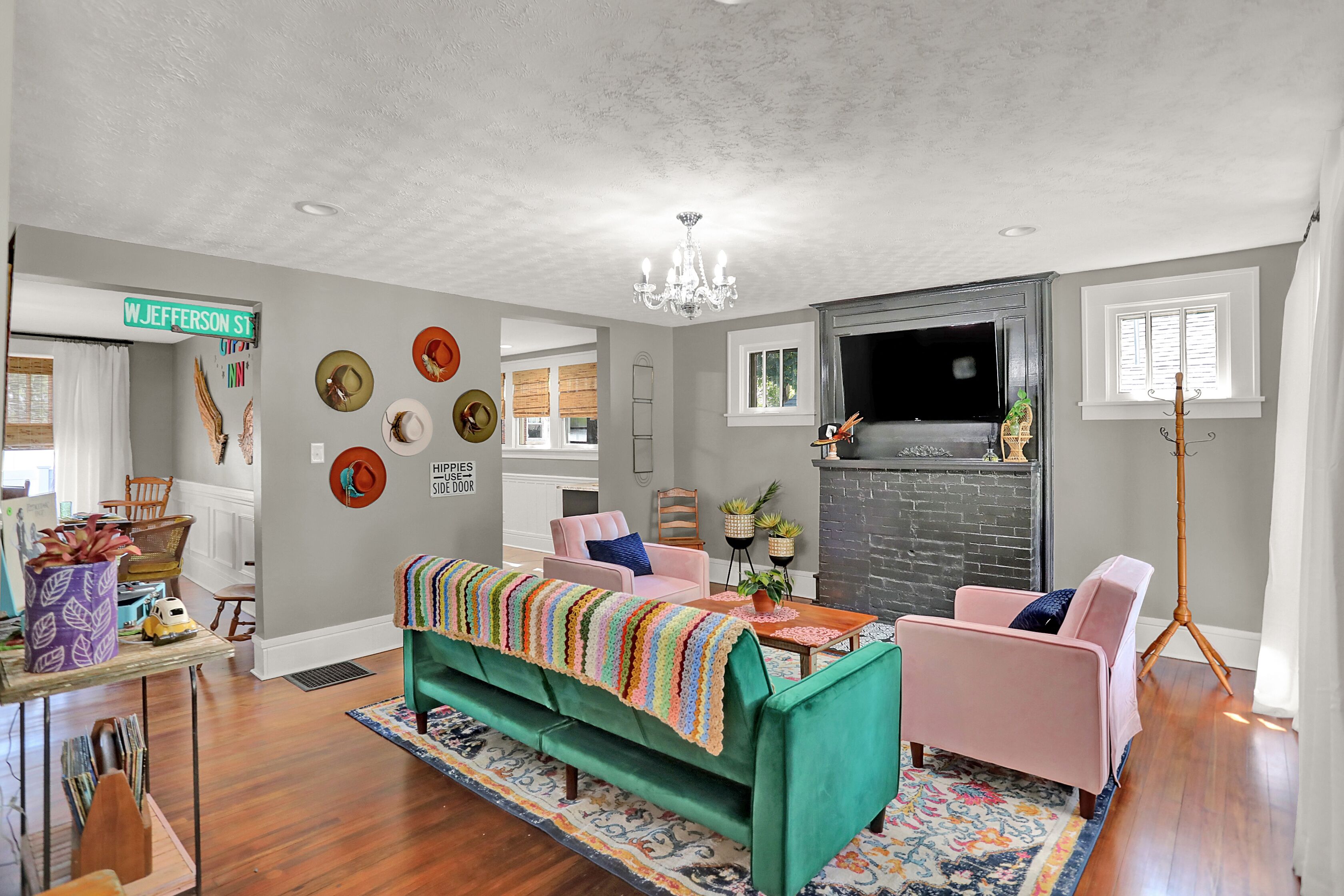 Hot Tub-Downtown Franklin-Sleeps 7