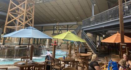 Studio Resort Room at Silver Mtn Resort to Ski/Board or Bike 30 min to Hiawatha