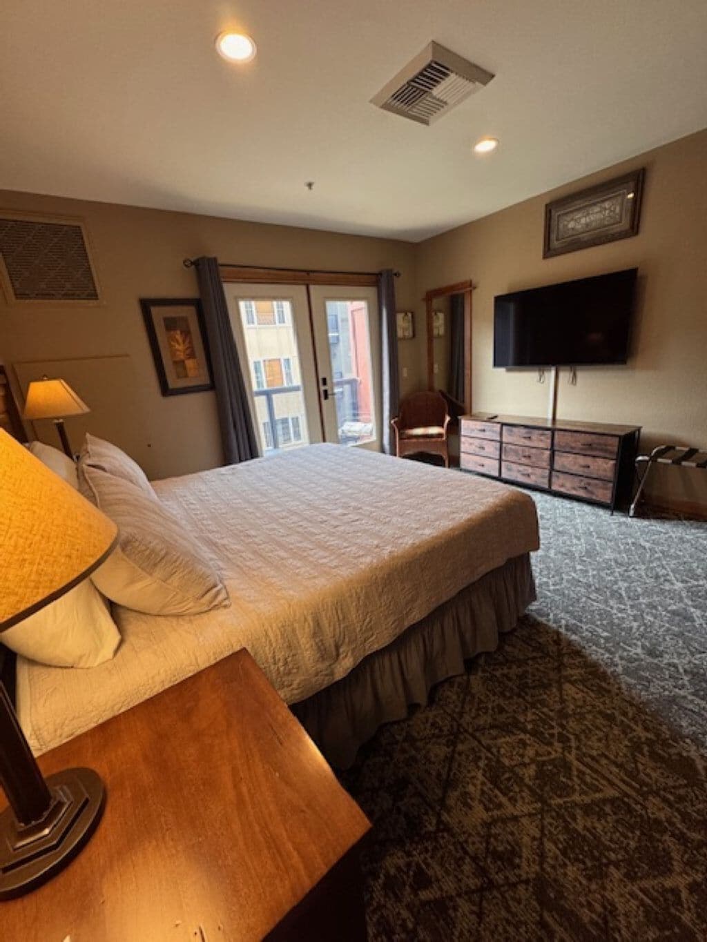 1 chambre, fer et planche à repasser, lit parapluie, Wi-Fi gratuit