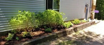 M-22 home, 3 min to Lake Michigan and surrounded by hiking trails!