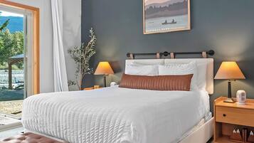 4 bedrooms, desk, iron/ironing board, free WiFi