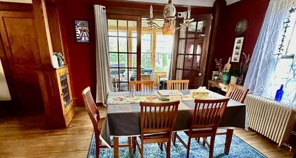 Cozy Arts & Crafts Home in the Heart of Lubec! Walk to all local amenities.