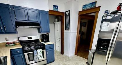 Cozy Arts & Crafts Home in the Heart of Lubec! Walk to all local amenities.