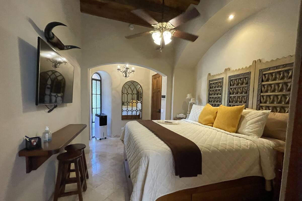 Executive Studio Suite, 1 Bedroom, Kitchen, Garden View