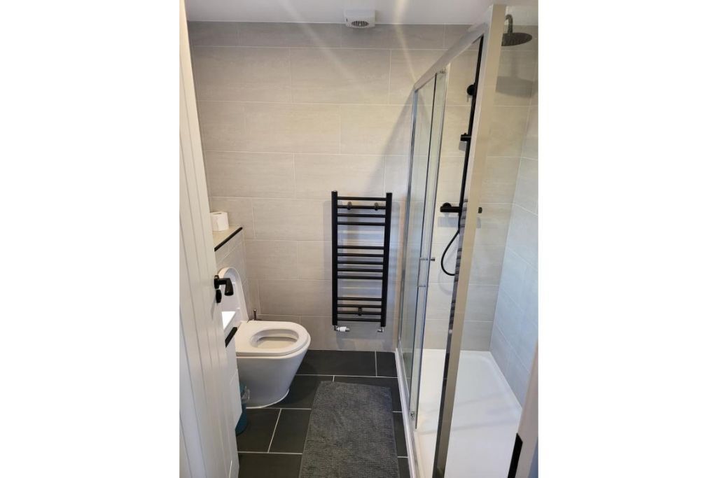 Cosy, family friendly large 4-Bed House. Close to Bluewater & Lakeside shopping.