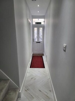 Interior - Cosy, family friendly large 4-Bed House. Close to Bluewater & Lakeside shopping. (Dartford)