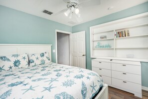 6 bedrooms, desk, iron/ironing board, free WiFi