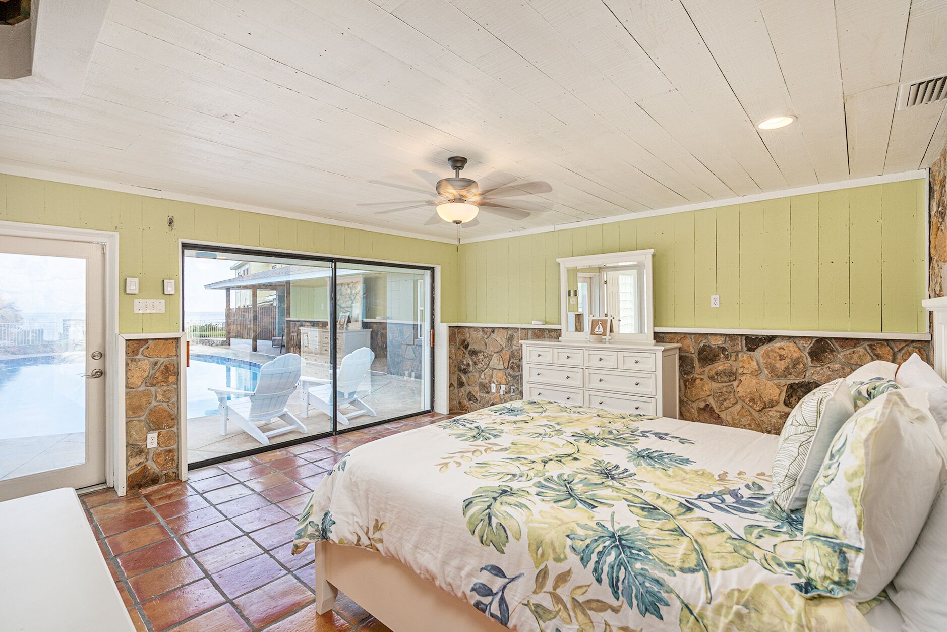 "Margarita Manor" - Oceanfront Pool Home -5BR/5BA