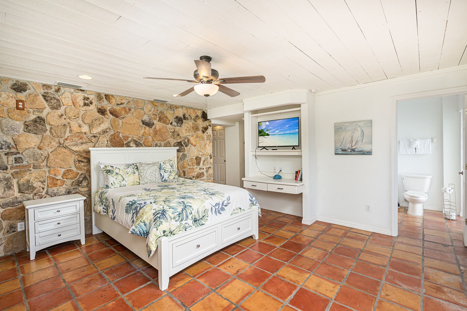 "Margarita Manor" - Oceanfront Pool Home -5BR/5BA