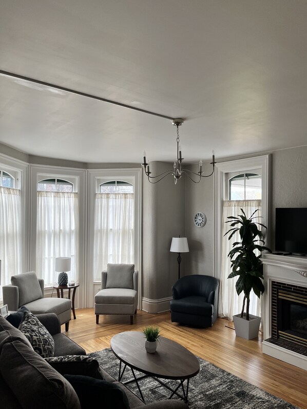 Smart TV - The Barron Historic Eau Claire Home (Eau Claire)