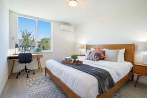 3 bedrooms, iron/ironing board, travel crib, free WiFi