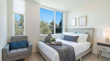 3 makuuhuonetta, työpöytä, silitysrauta/-lauta, ilmainen Wi-Fi