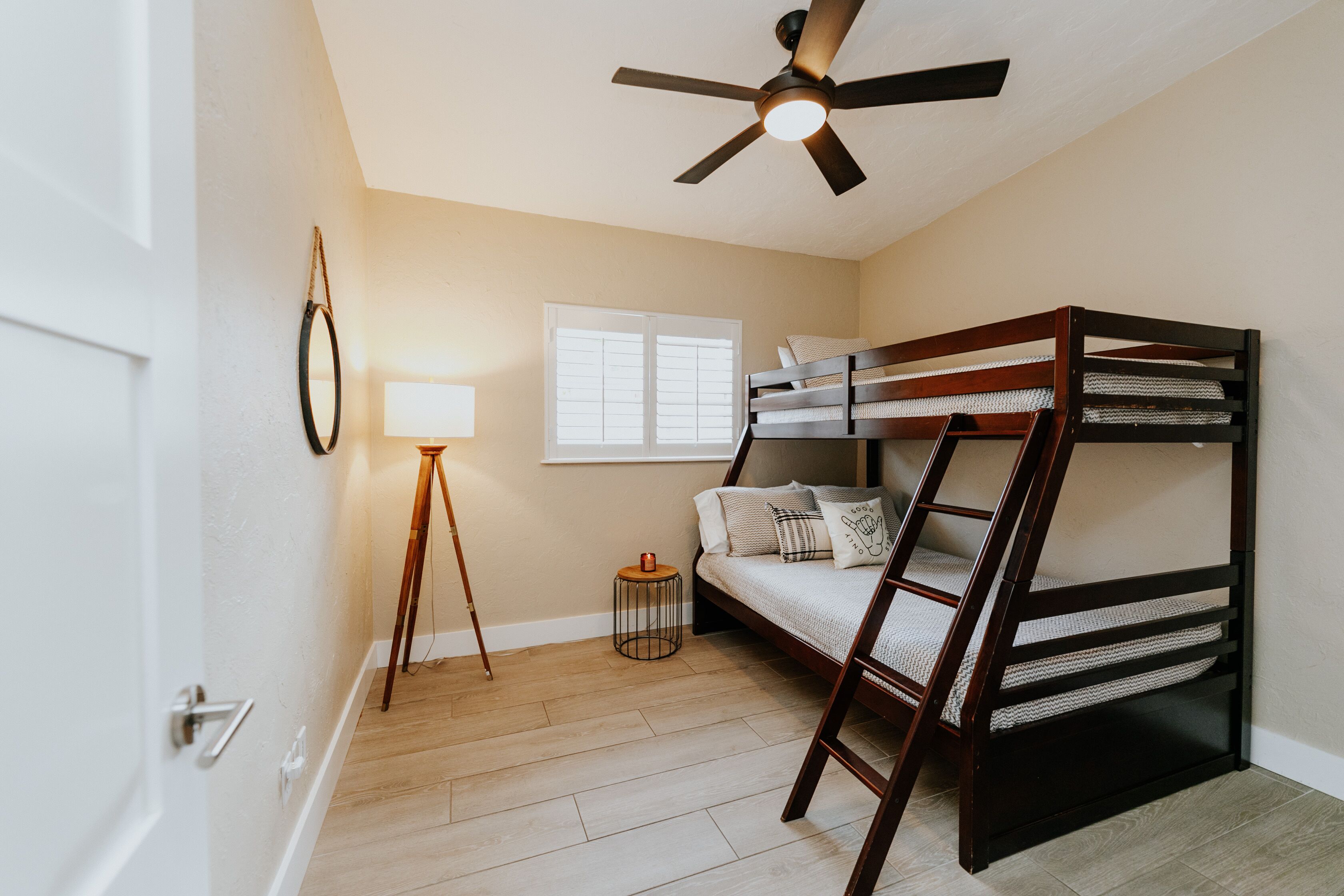 "The Palmieri" htd pool, hot tub, firepit, playland! Mins to Siesta & dwntwn SRQ