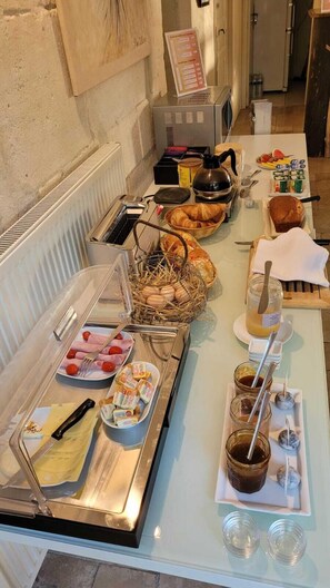 Tägliches inbegriffenes Frühstücksbuffet