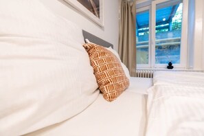 1 habitación, tabla de planchar con plancha, wifi y ropa de cama 