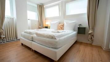 2 habitaciones, tabla de planchar con plancha, wifi y ropa de cama