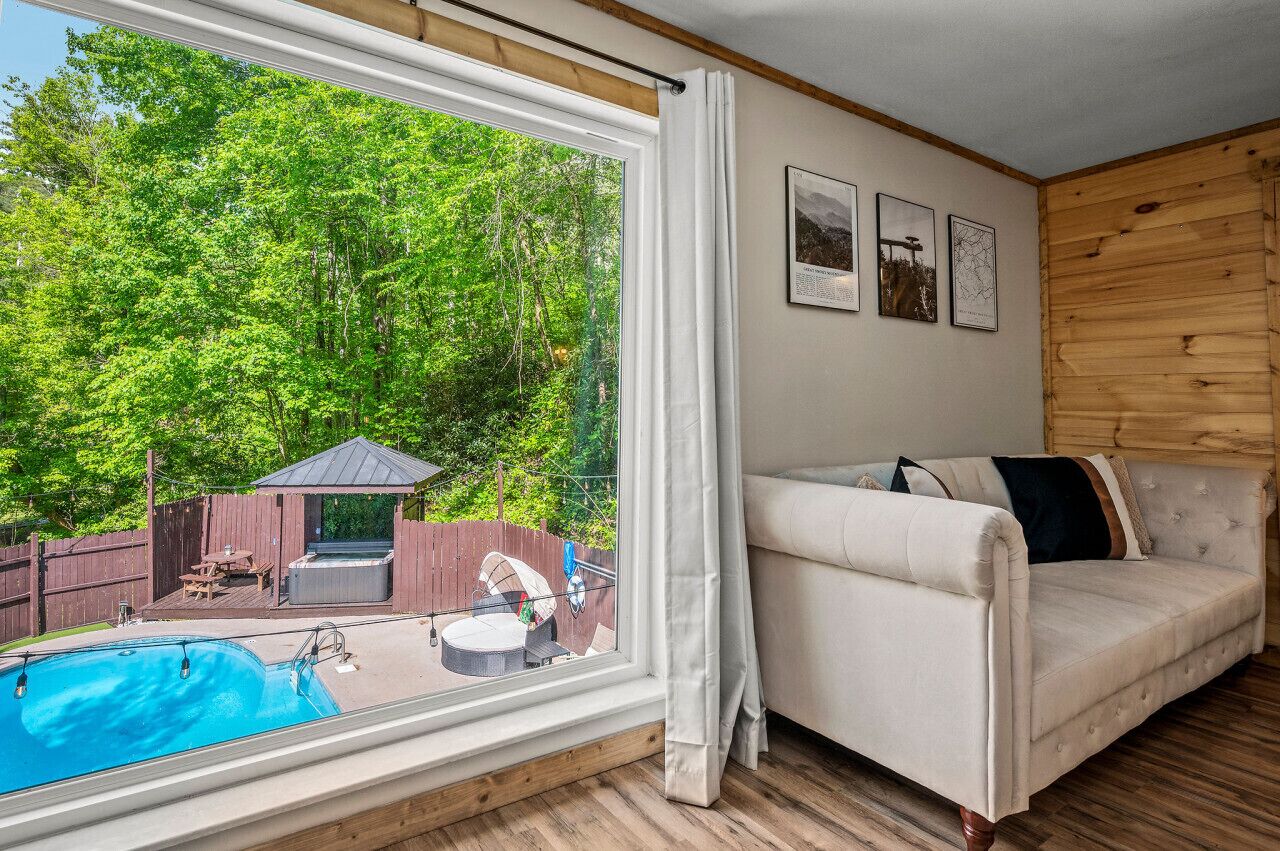 Smart TV, fireplace, video-game console, DVD player