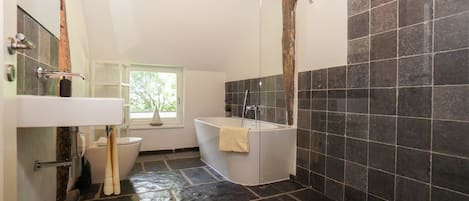 Badewanne, Haartrockner