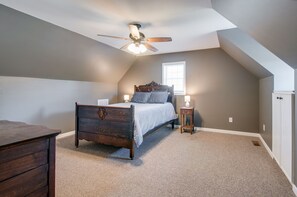 4 bedrooms, desk, iron/ironing board, free WiFi - Cozy Quiet Apartment: Easy Access to All of Nashville (Brentwood)