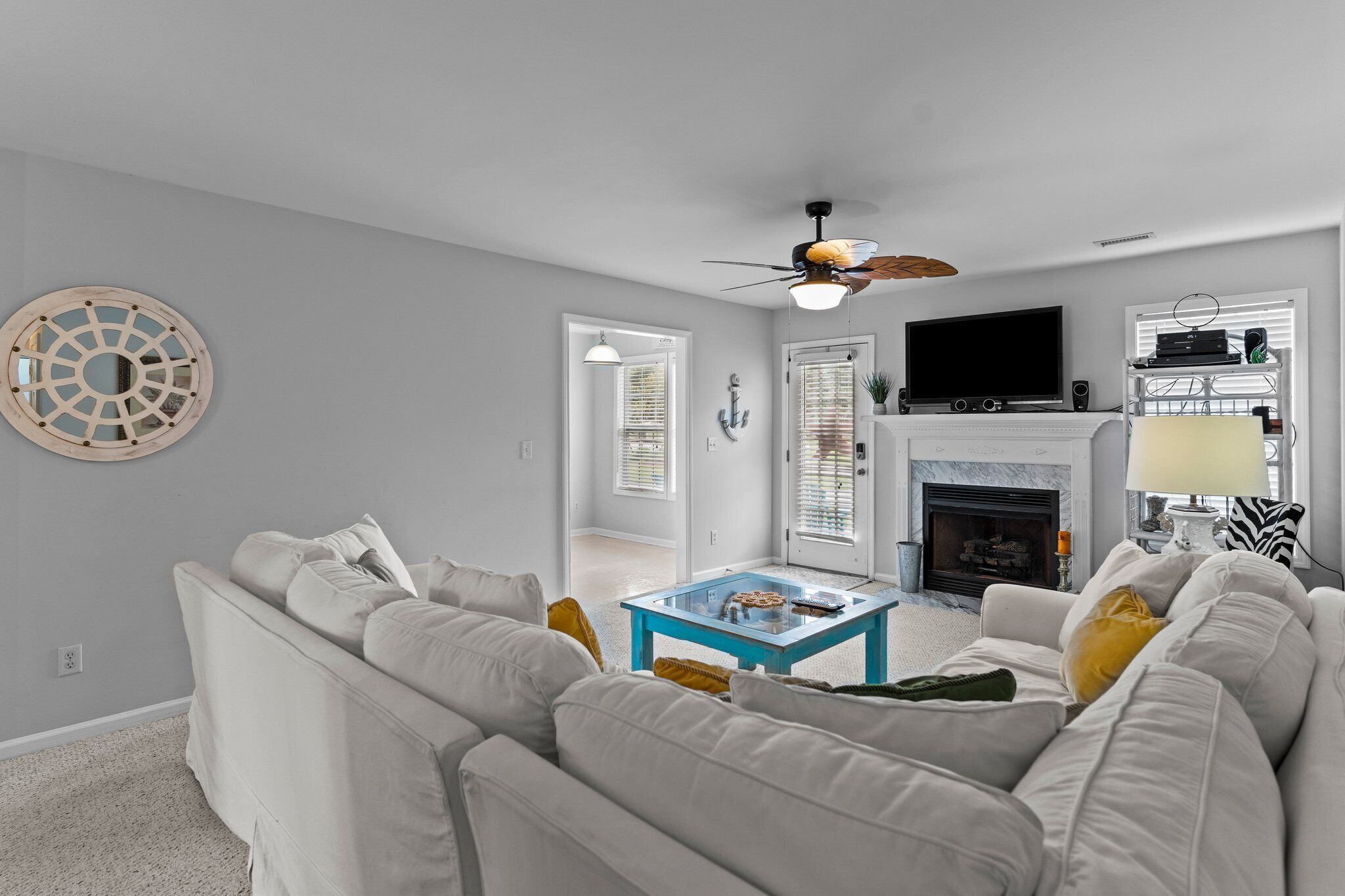 NO Steps~Cozy & Clean~3 Bedrooms 2 Baths Home