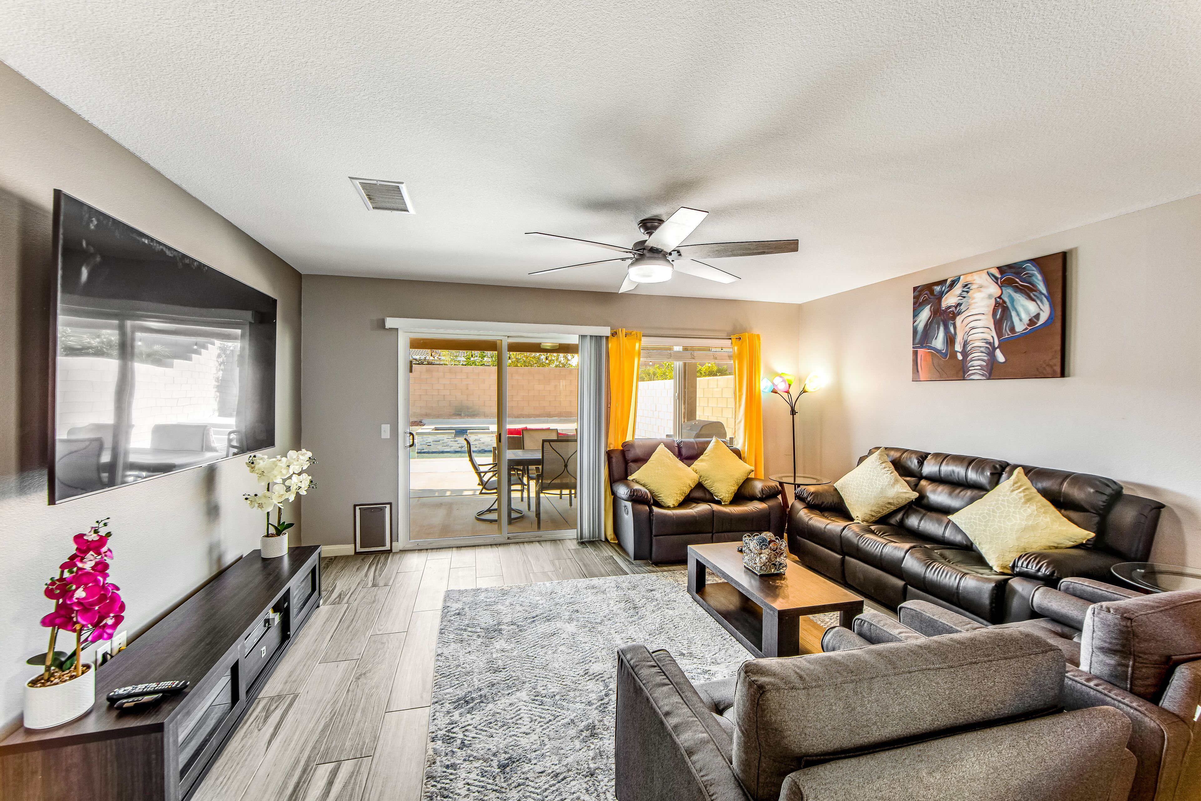 Modern home near lake with private pool, fenced yard & W/D - dog-friendly