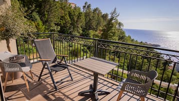 Comfort appartement, terras, uitzicht op zee | Terras