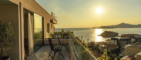 Deluxe Apartment | Terrace/patio