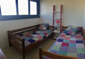 1 chambre, fer et planche à repasser, Wi-Fi, draps fournis